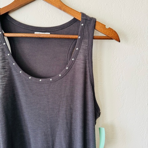 Maurice’s | charcoal gray ribbed tank top with studded hem - Picture 2 of 3